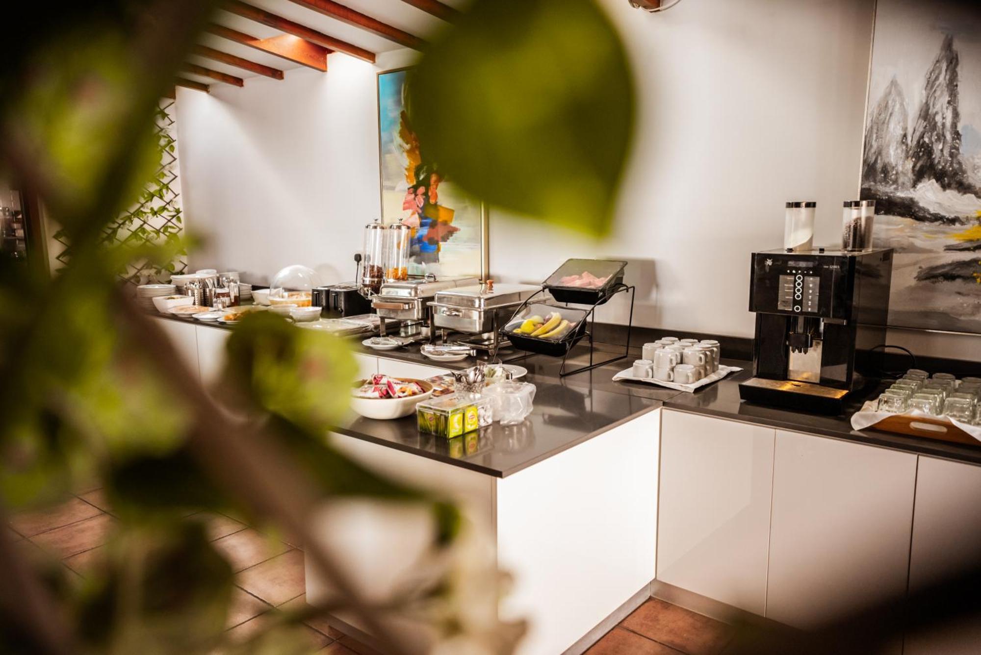 Paul Marie Hotel Apartments 아이아 나파 외부 사진
